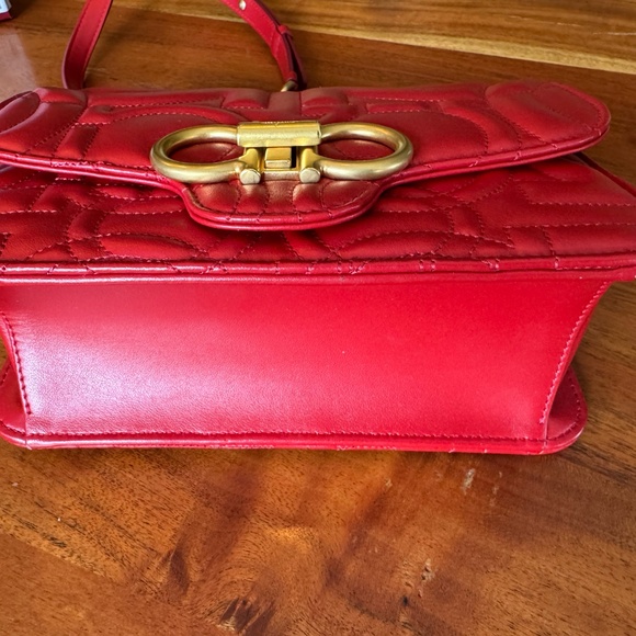 FERRAGAMO Gancini quilted crossbody bag - Picture 5 of 9